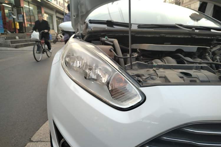 Used Ford Fiesta 2013 Hatchback 1.5L Automatic Sport Model Right Front Headlight