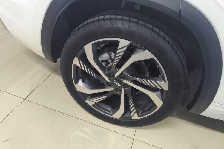 Used Geely Auto Monjaro L 2024 2.0TD High-Power Automatic Two-Wheel Drive Skyline Edition Right Rear Wheel Hub