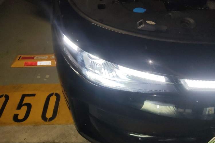 Used Leapmotor C16 2026 Extended-Range 280 LiDAR Zhizun Edition 6 Seats Right Front Headlight