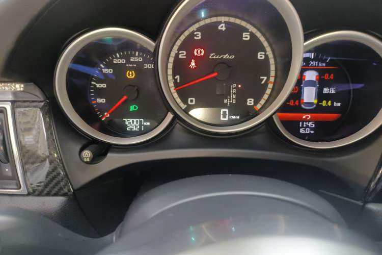 Used Porsche Macan 2014 Macan Turbo 3.6T Odometer Close Up