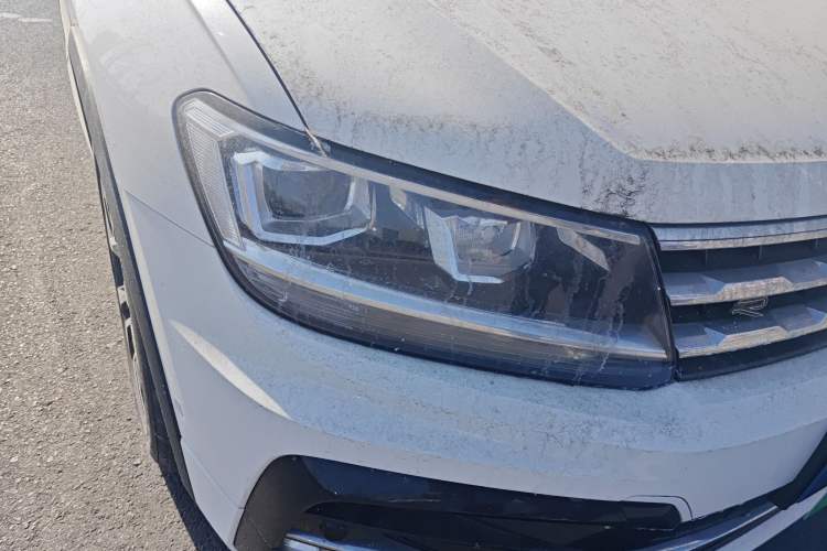 Used Volkswagen Tiguan L 2020 330TSI Automatic Two-Wheel Drive R-Line Flagship Version China VI Standard
