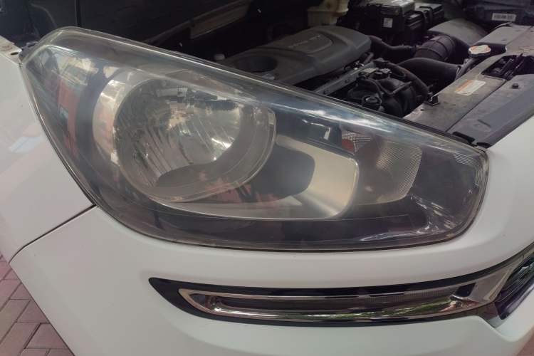 Used Kia KX3 2015 1.6L Automatic Two-Wheel Drive DLX Right Front Headlight