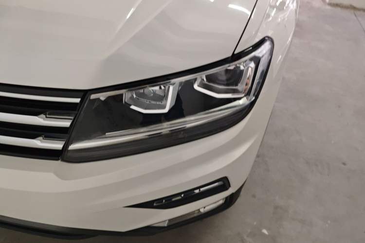 Used Volkswagen Tiguan L 2020 330TSI Automatic Two-Wheel Drive Panoramic Comfort Edition China VI Standard
