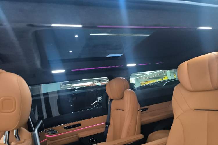 Used Geely Galaxy LEVC L380 2024 140-Degree 6-Seater All-Wheel-Drive Ultra