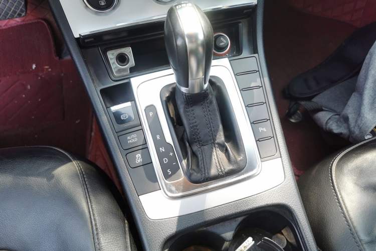 Used Volkswagen Magotan 2012 Revised 1.8TSI Luxury Version
