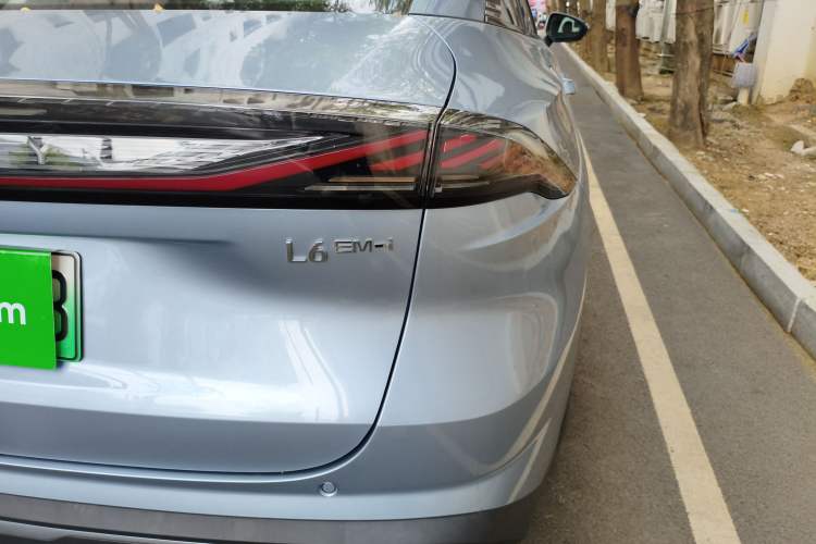 Used Geely Galaxy L6 2025 EM-i 140km Starship Edition Right Rear Taillight