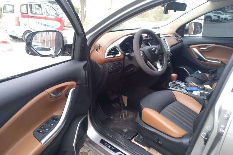 Used Soueast DX7 2015 1.5T Automatic Prestige Model