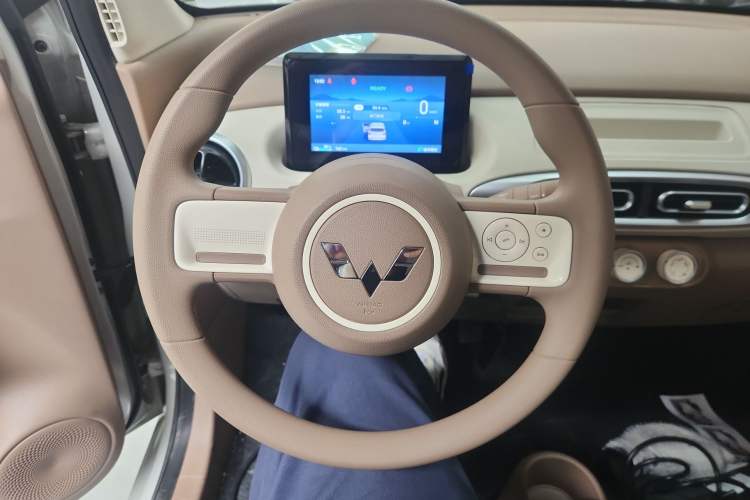 Used Wuling Hongguang MINIEV 2025 Four-Door Version Advanced Edition Steering Wheel