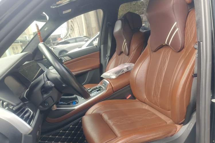 Used BMW X7 2020 xDrive40i Luxury Package with Premium Features
