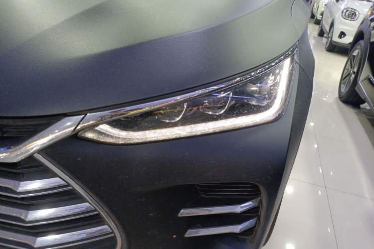 Used BYD Tang New Energy 2018 DM 2.0T All-Wheel Drive Smart Connectivity Luxury Model 7 Seats China V Emission Standard Left Front Headlight