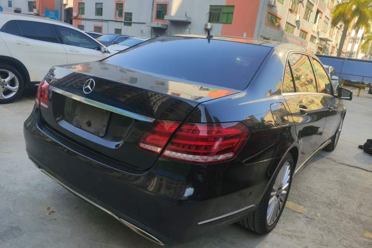 Used Mercedes-Benz E-Class 2015 E 260 L
