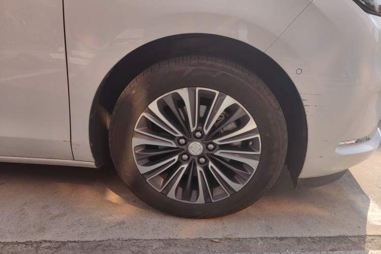 Used Buick GL8 2021 ES Landtrek 653T Smart Luxury Model Right Front Wheel Hub