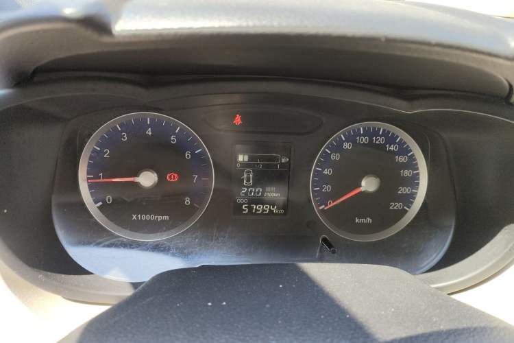 Used Venucia R50 2015 1.6L Manual Fashion Edition