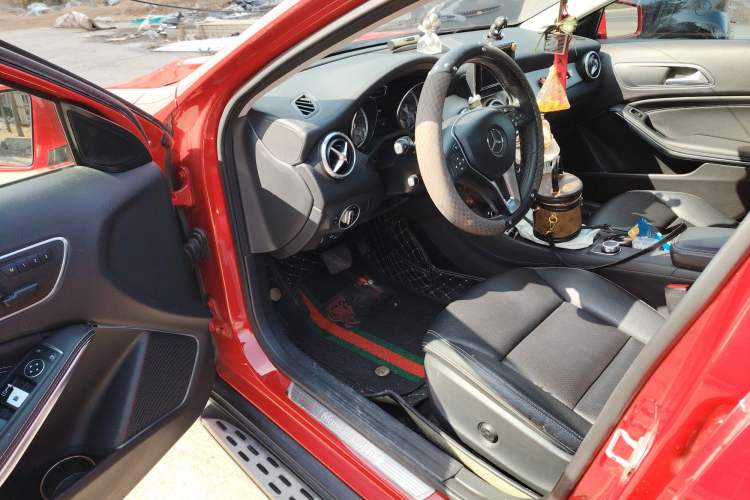 Used Mercedes-Benz GLA 2015 GLA 220 4MATIC Fashion Model
