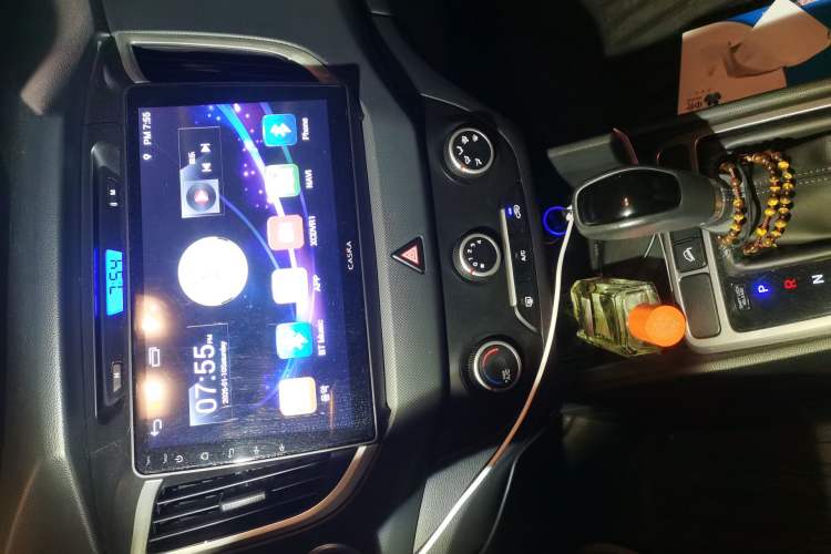 Used Hyundai ix25 2015 1.6L Automatic Two-Wheel Drive Smart GLS Trim Audio And AC Panel