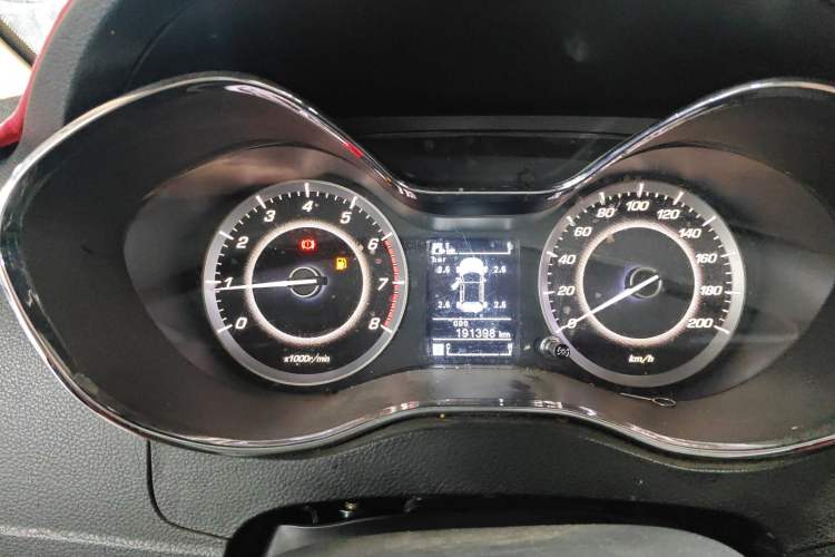 Used Baojun 560 2015 1.8L manual luxury version
