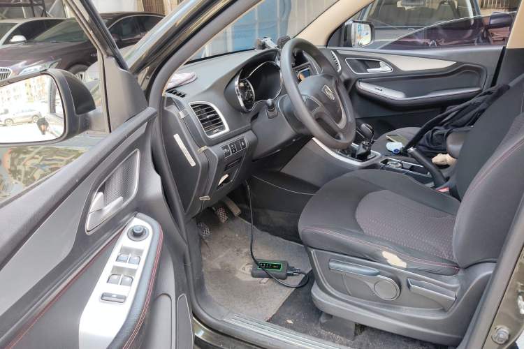 Used Baojun 560 2015 1.8L manual Comfort trim level
