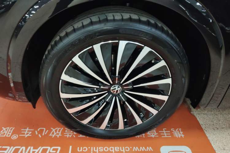 Used Volkswagen Viloran 2024 380TSI Premium Edition
