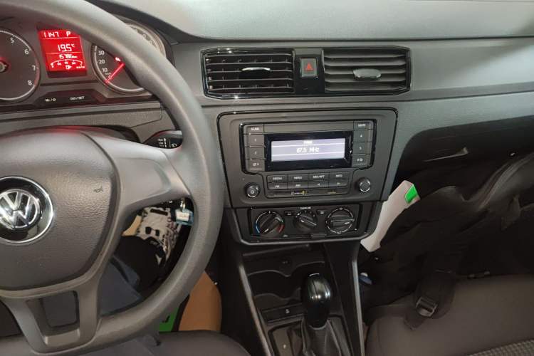 Used Volkswagen Santana 2021 1.5L Automatic Fashion Edition Audio And AC Panel