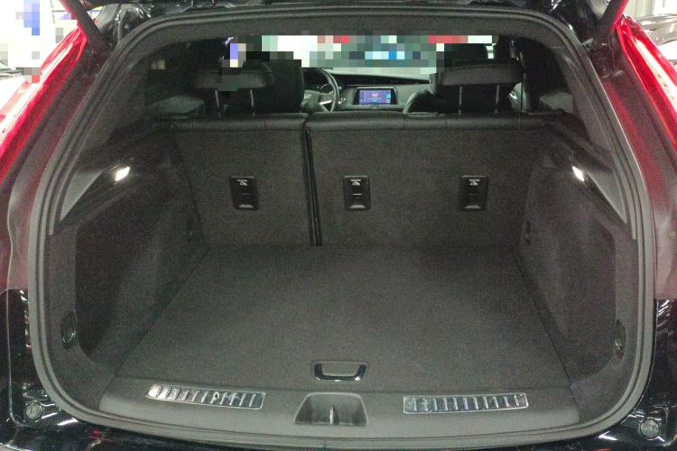 Used Cadillac XT4 2022 28T Two-Wheel-Drive Luxury Version Trunk