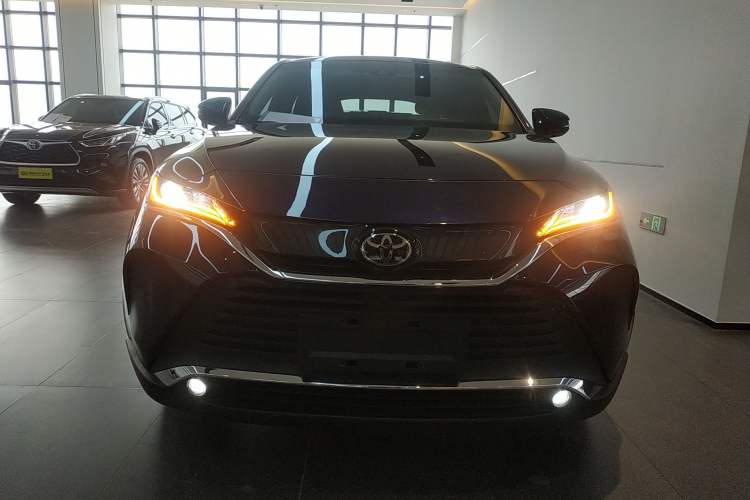 Used Toyota Harrier 2022 2.0L CVT Two-Wheel Drive Deluxe Edition