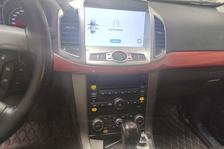 Used Chevrolet Captiva 2015 2.4L 4x4 Flagship Edition 7-Seater Audio And AC Panel