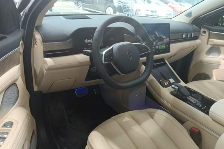 Used Hima AITO M7 2022 1.5T Rear-Drive Comfort Edition Center Console