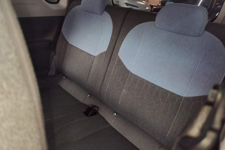 Used Geely Galaxy Panda 2024 Panda Mini 200km Endurance Bear Left Rear Seat