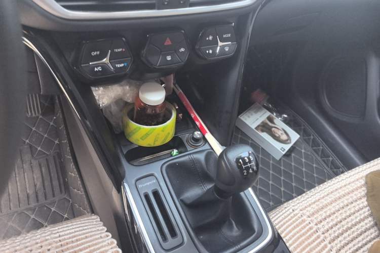 Used GAC Trumpchi GS4 2018 200T Manual Two-Wheel Drive Elite Edition Gear Lever