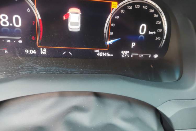 Used Toyota Camry 2021 2.5S Fēngshàng Edition Odometer Close Up
