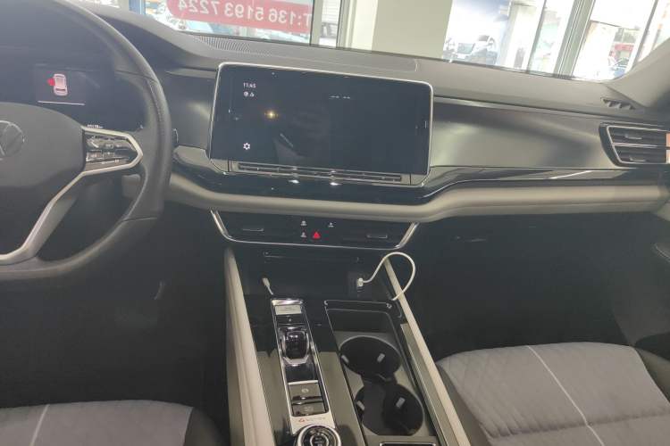 Used Volkswagen Teramont 2022 380TSI Four-Wheel Drive Luxury Edition Audio And AC Panel