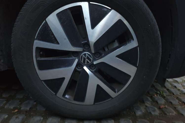 Used Volkswagen Tayron 2024 330TSI Two-Wheel Drive Luxury Plus Advanced Version Right Front Wheel Hub