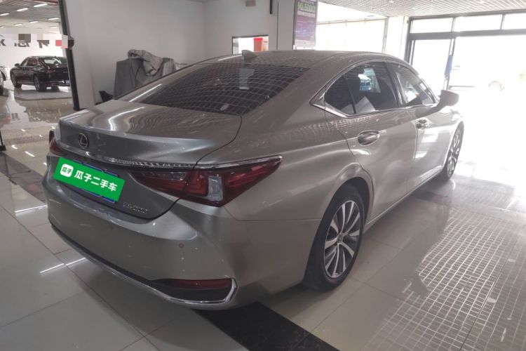 Used Lexus ES 2020 200 Excellence Edition Rear Right 45 Deg