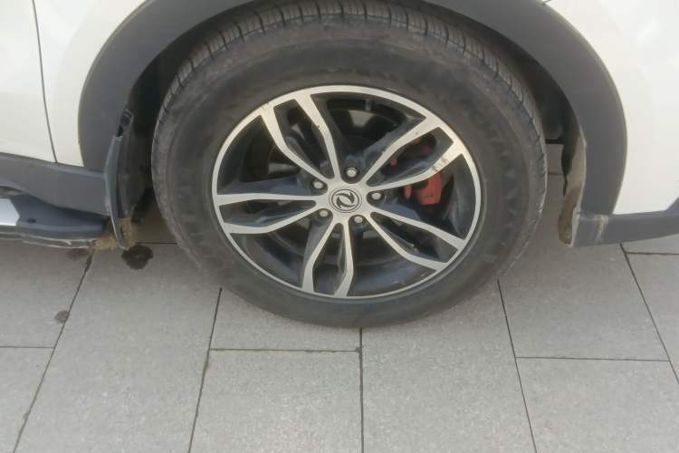 Used Dongfeng Fengon 580 2017 1.5T CVT Smart Style Model Right Front Wheel Hub