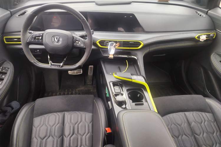 Used CHANGAN UNI-T 2022 1.5T Prestige Version
