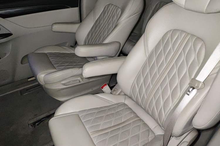 Used Buick GL8 2021 ES Landtrek 653T Comfort Edition