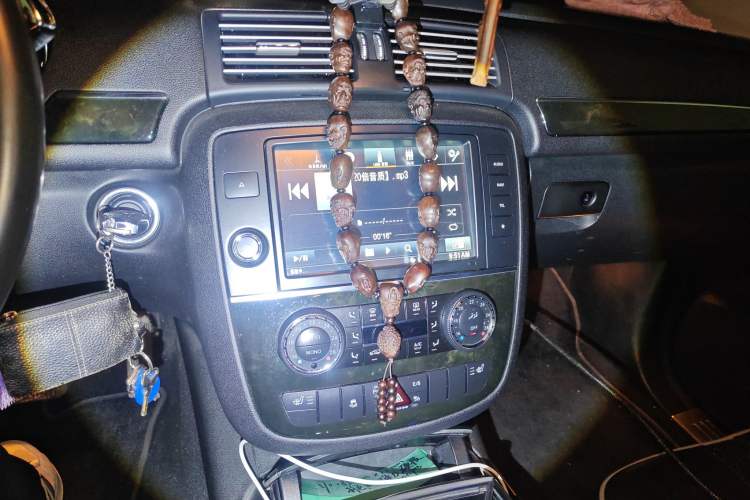 Used Mercedes-Benz R-Class 2017 R 320 4MATIC Business Edition Prestige Model
