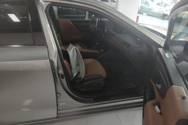 Used Lexus ES 2020 200 Luxury Edition