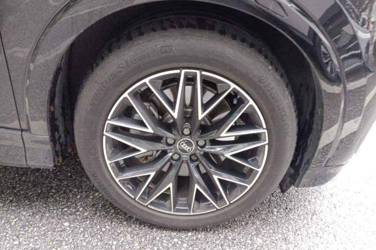 Used Audi Q5 e-tron 2023 40 e-tron Starry Edition Mecha Kit Right Front Wheel Hub