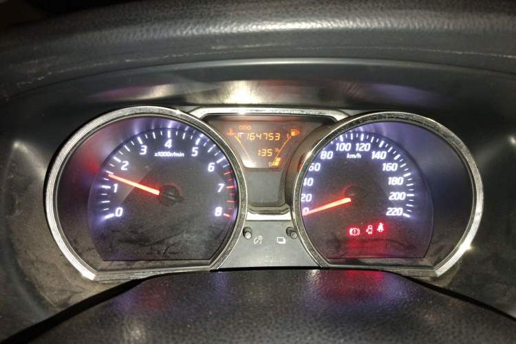 Used Nissan Livina 2013 1.6XE Manual Comfort Edition