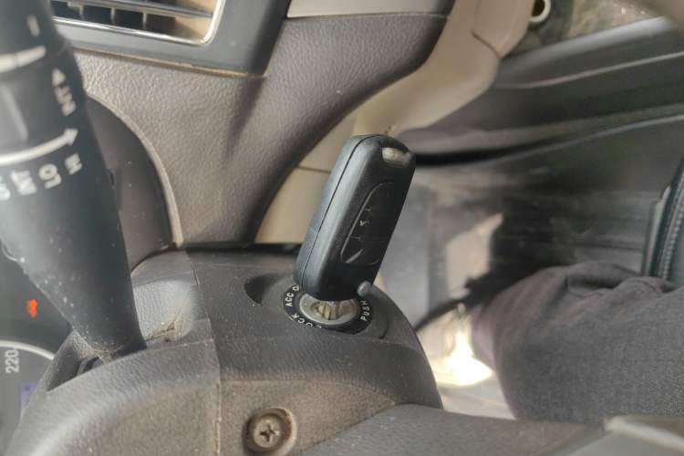 Used Hyundai Celesta 2011 1.6L Manual Luxury Model Vehicle Key