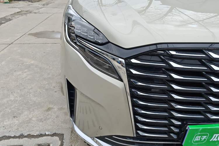 Used Buick GL8 2022 ES Landtrek 653T Luxury Edition