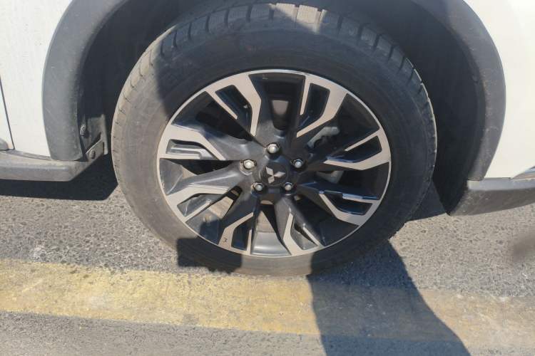 Used Mitsubishi Outlander 2019 2.0L Two-Wheel Drive Comfort Edition 5 Seats China V Standard