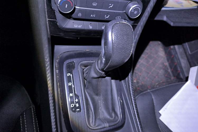 Used JMC Yusheng S330 2016 1.5L GTDi Automatic Two-Wheel Drive Prestige Edition
