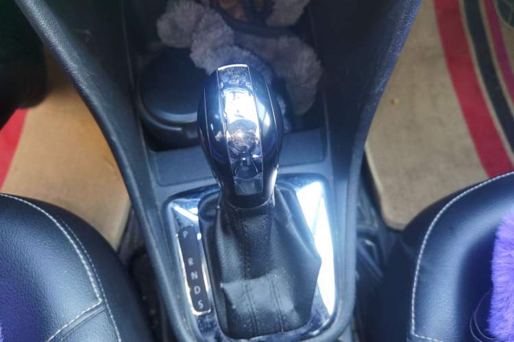 Used Volkswagen Santana 2015 Haval H6 1.6L Automatic Comfort Model Gear Lever