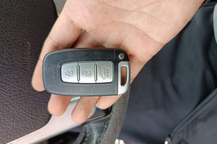 Used Kia Sorento 2012 2.4L Gasoline Supreme Edition