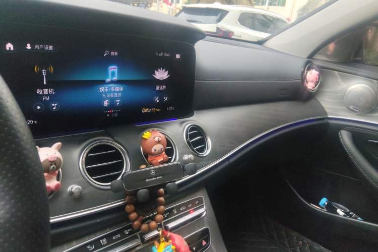 Used Mercedes-Benz E-Class New Energy 2021 E 350 e L Plug-in Hybrid Sports Sedan Audio And AC Panel