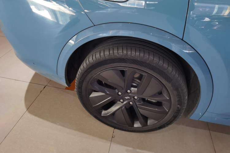 Used Li Auto L8 2023 Air model
