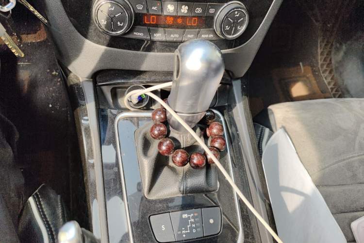 Used Peugeot 508 2012 2.0L Automatic Luxury Edition Gear Lever