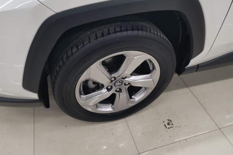 Used Toyota RAV4 2020 2.0L CVT Two-Wheel Drive Fashion PLUS Edition Left Front Wheel Hub